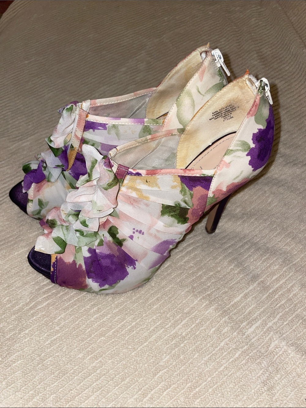 Jacqueline Ferrar Floral Ruffle Peep-Toe Women's Heels - Purple/Pink size 8 1/2